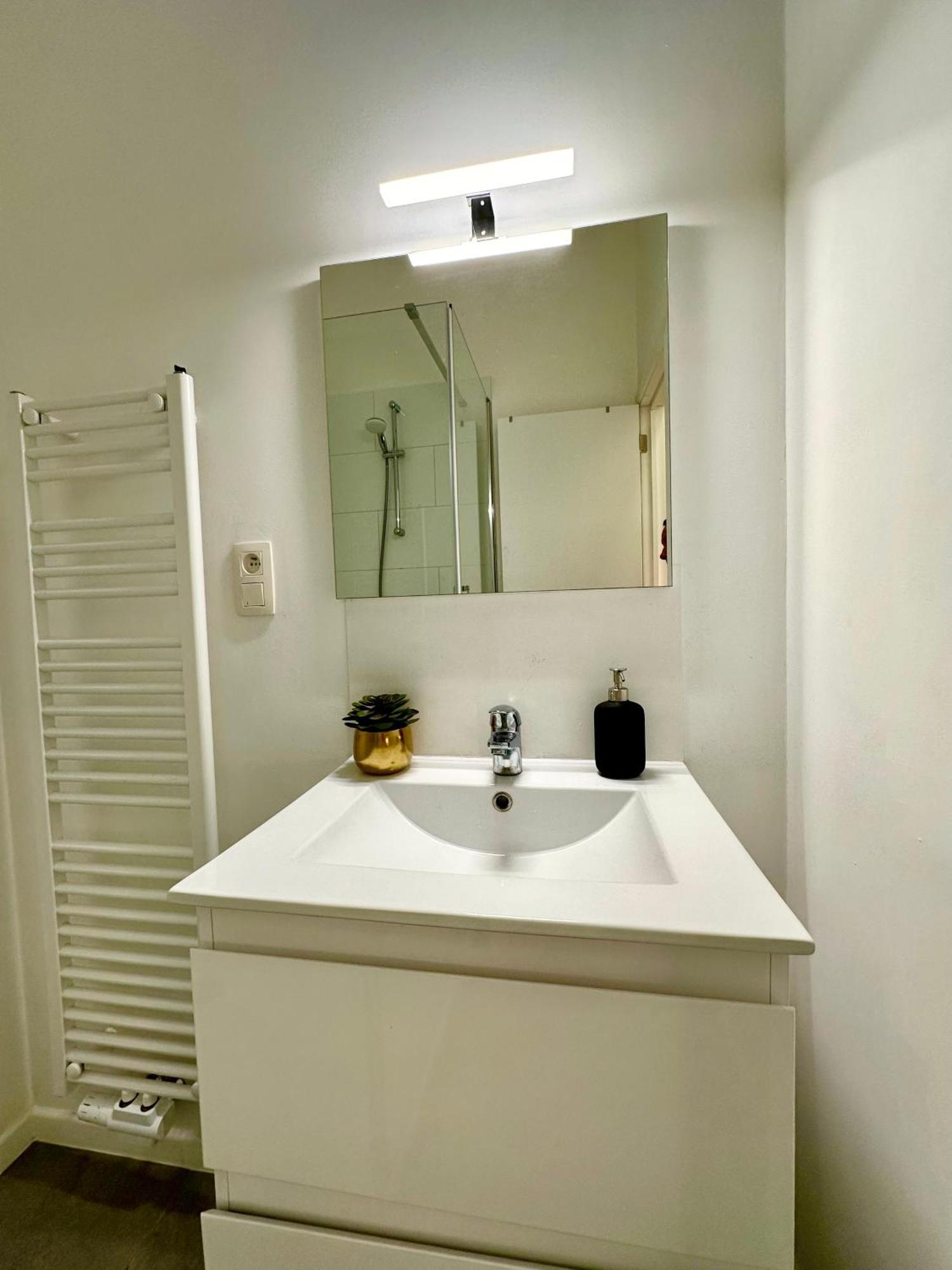 Luxury Suites Mons By Rikas Hotels Esterno foto
