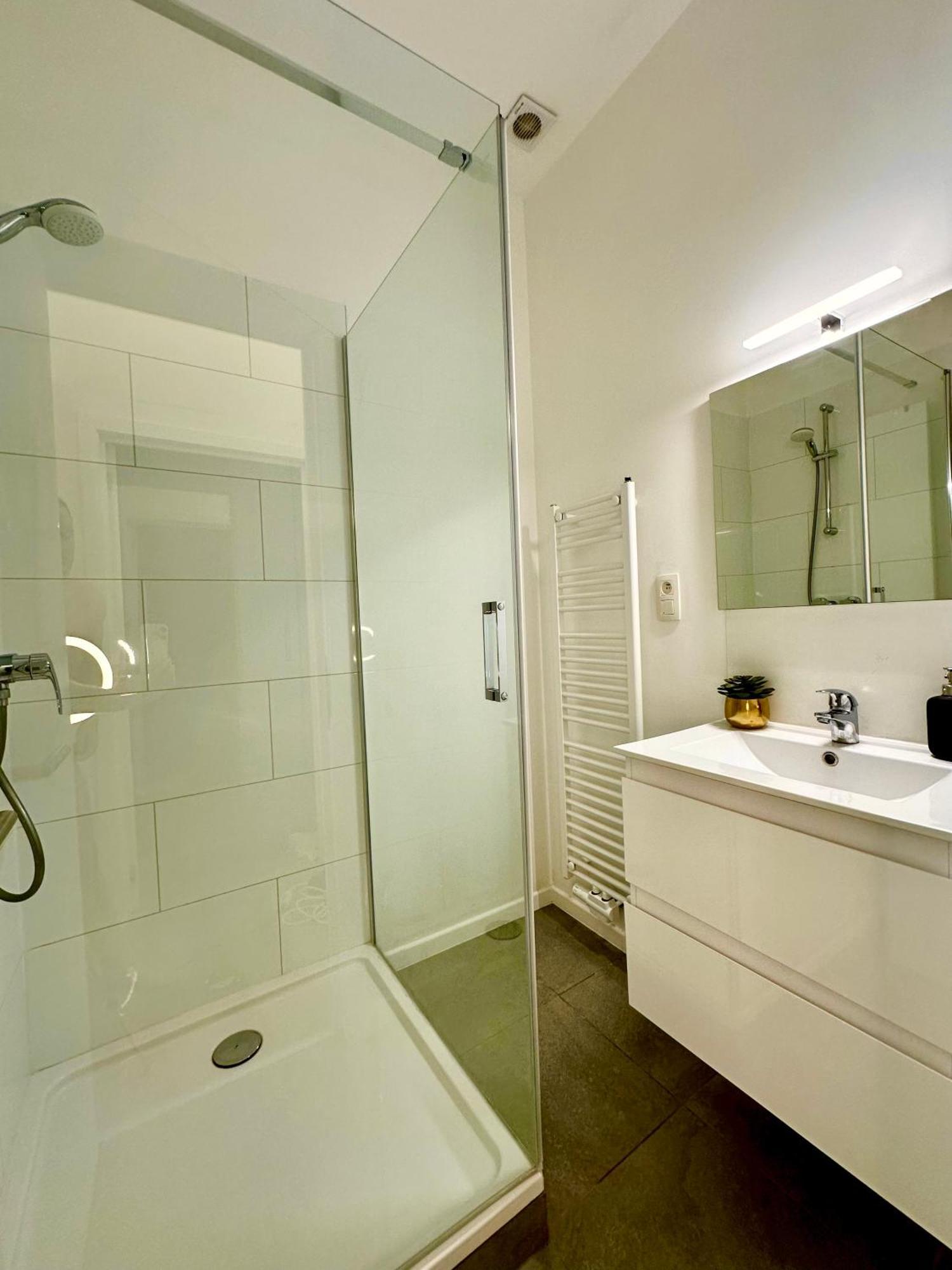 Luxury Suites Mons By Rikas Hotels Esterno foto