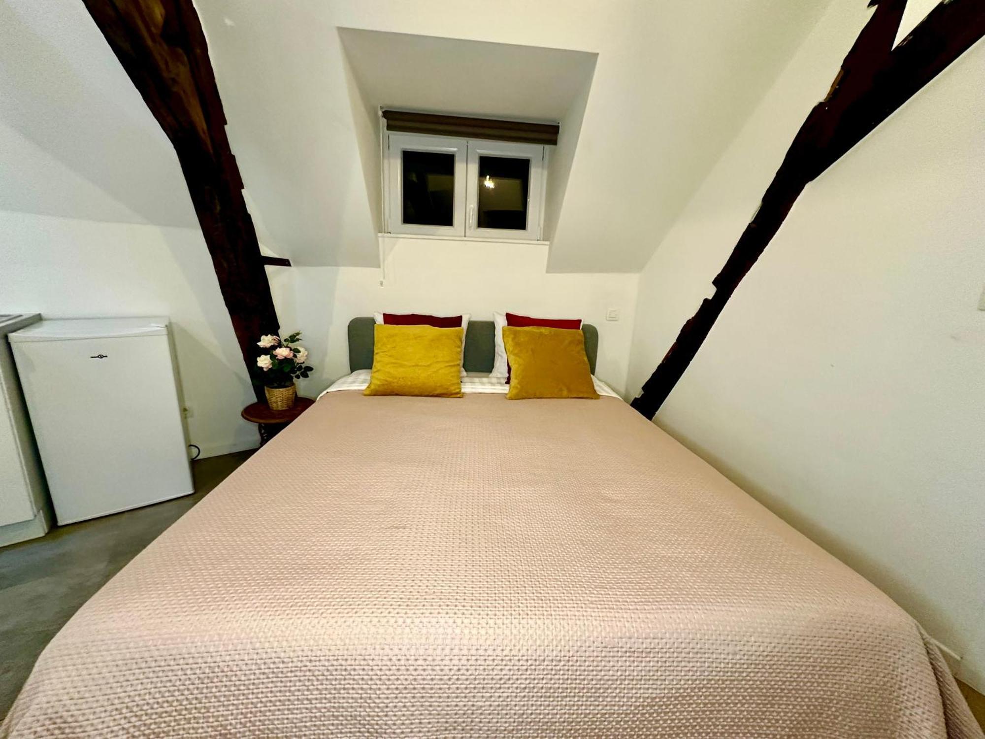 Luxury Suites Mons By Rikas Hotels Esterno foto