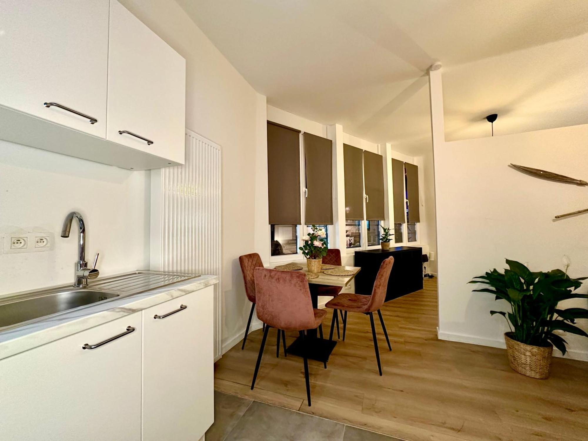 Luxury Suites Mons By Rikas Hotels Esterno foto