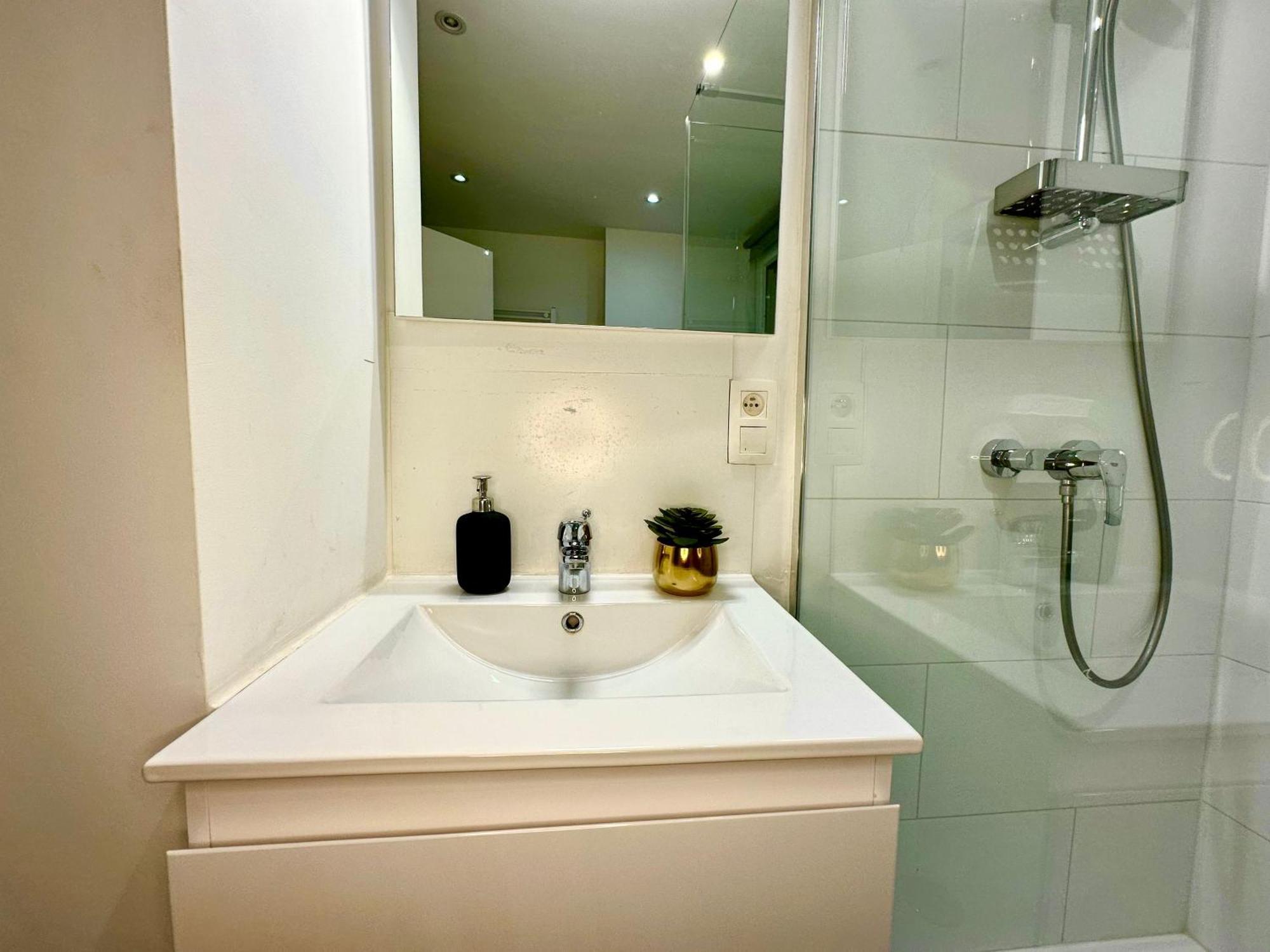 Luxury Suites Mons By Rikas Hotels Esterno foto